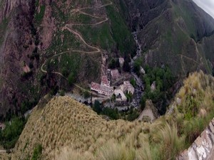 Cerro Aspero. Pueblo Escondido